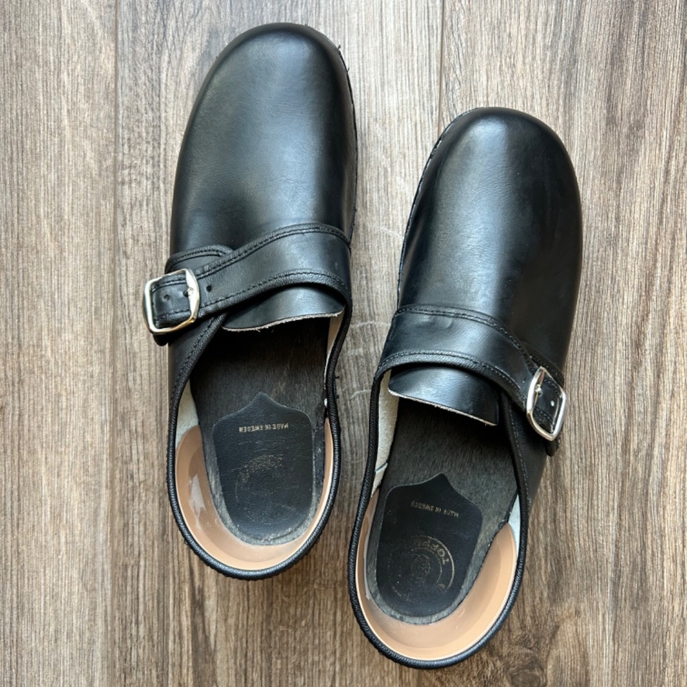 Stylish Black Leather Mules by [Brand] - Picture 8 of 11
